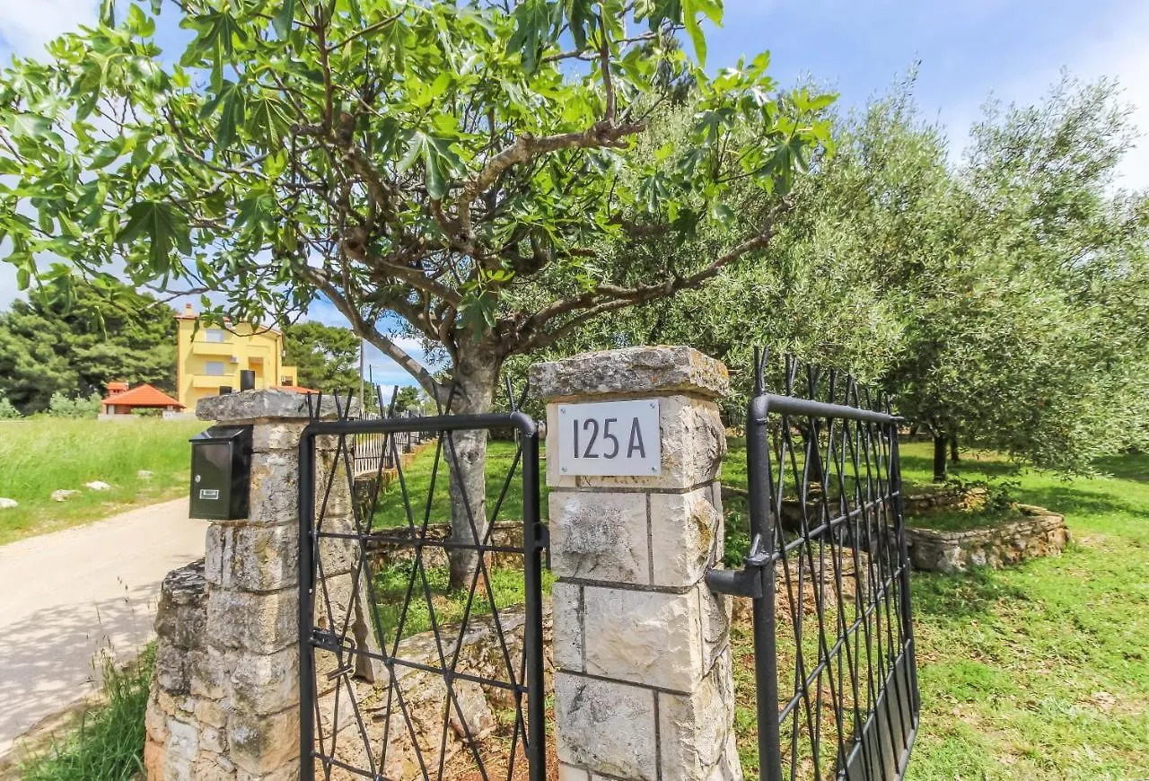 Holiday home Hizica Pupo Apartment Medulin